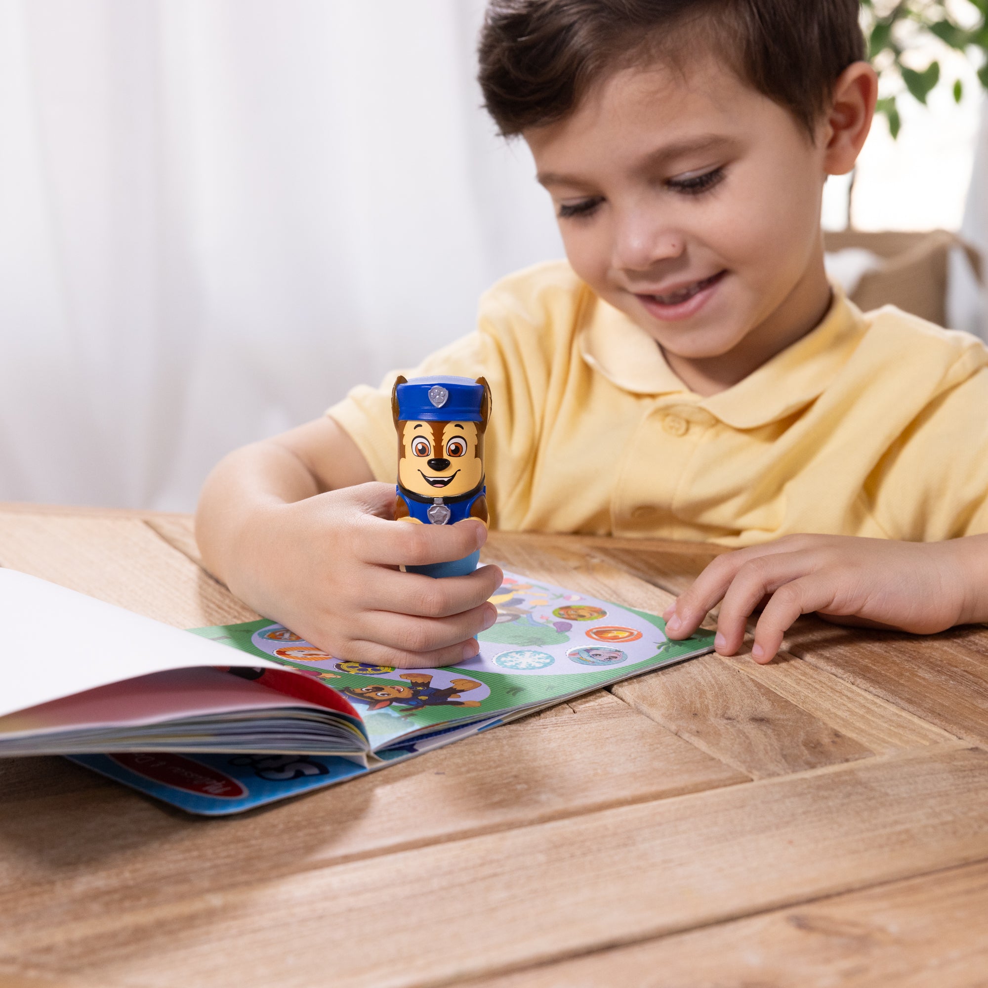 Sticker WOW!? PAW Patrol Chase Bundle: Activity Pad & Sticker Stamper + Mini Activity Pad and 200 Refill Stickers - Image 8