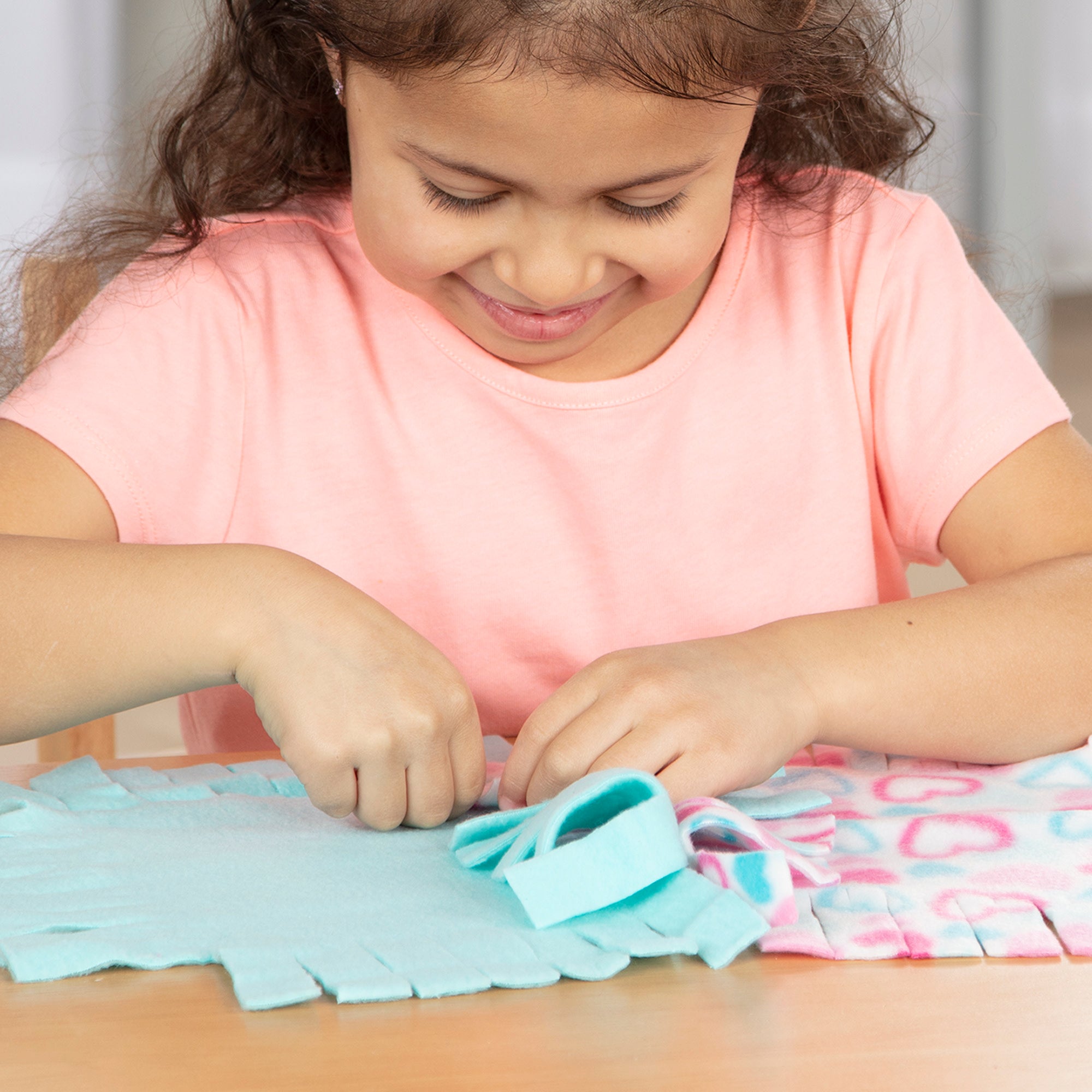 Created by Me!? Heart Fleece Blanket No-Sew Craft Kit - Image 7