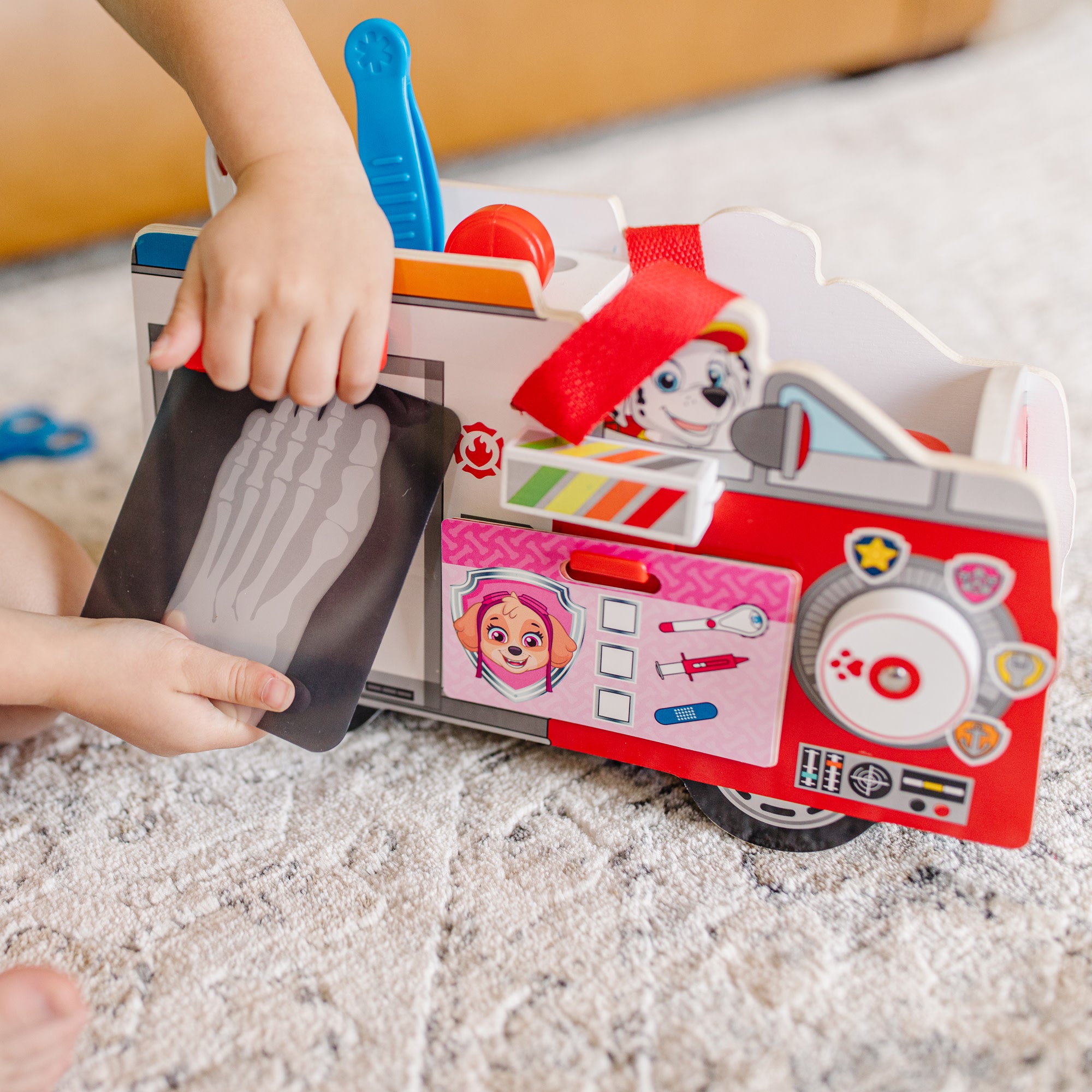 PAW Patrol Marshall's Wooden Rescue Caddy - Image 6