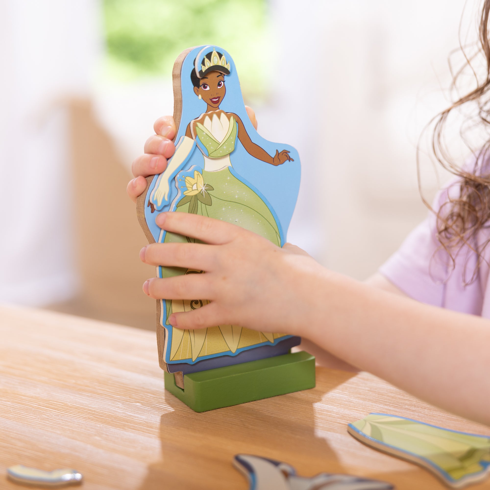 Disney Princess Tiana Wooden Magnetic Dress-Up Play Set - Image 6