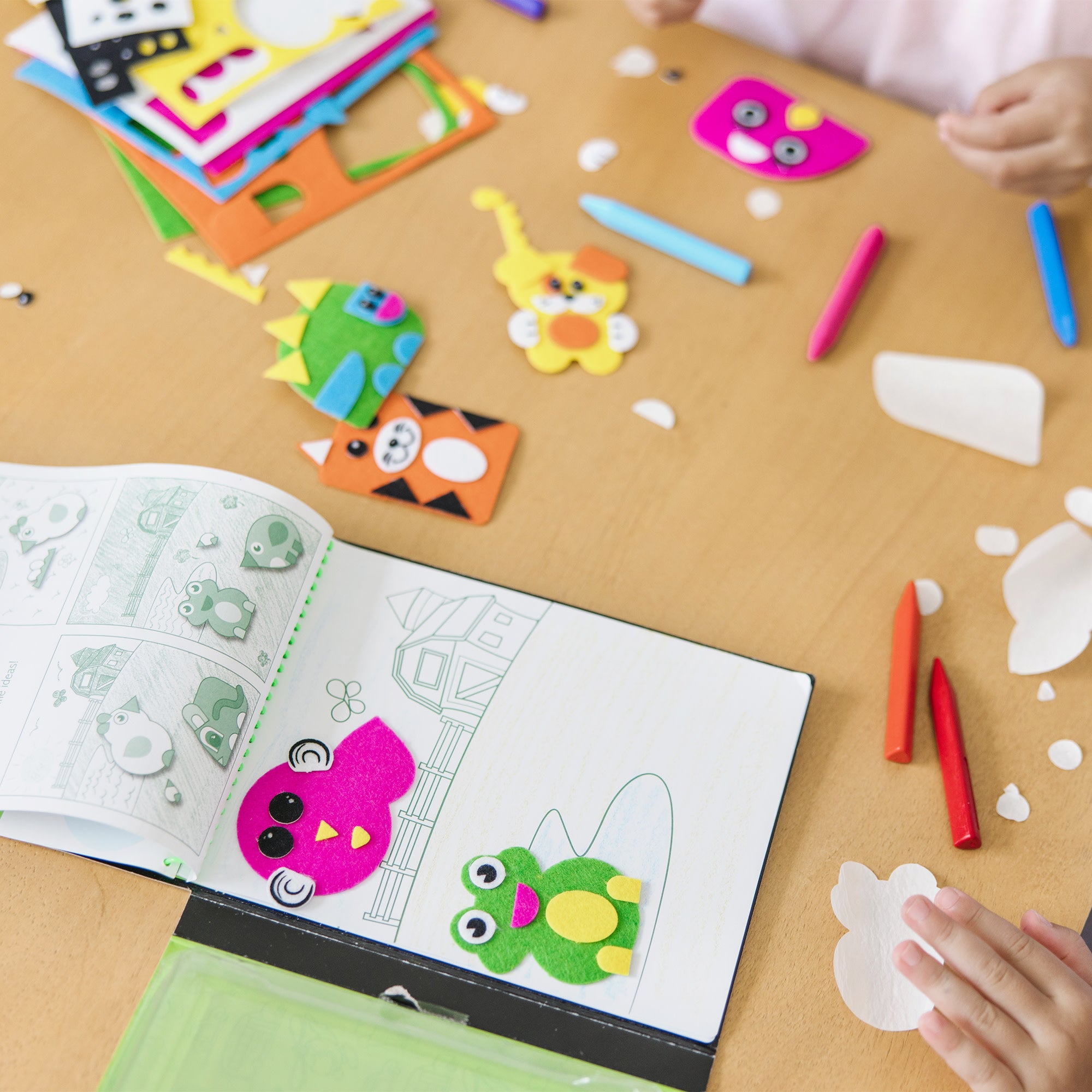 On-the-Go Felt Friends Stickers Craft Activity Set - Image 9