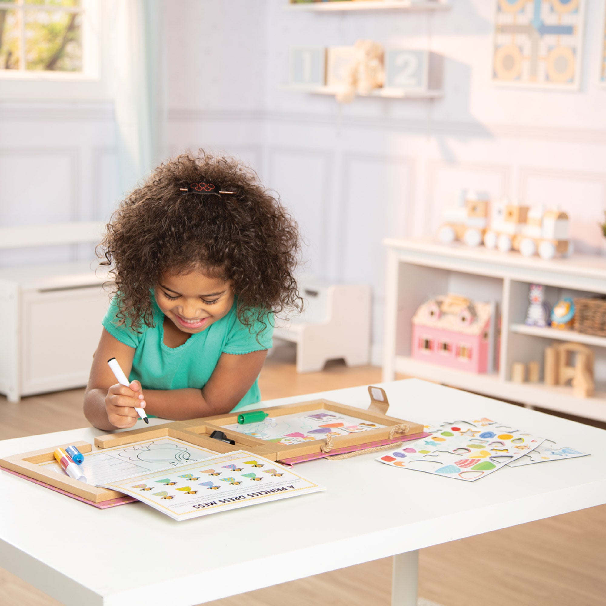Natural Play: Play. Draw. Create Reusable Drawing & Magnet Kit ?C Princesses - Image 10