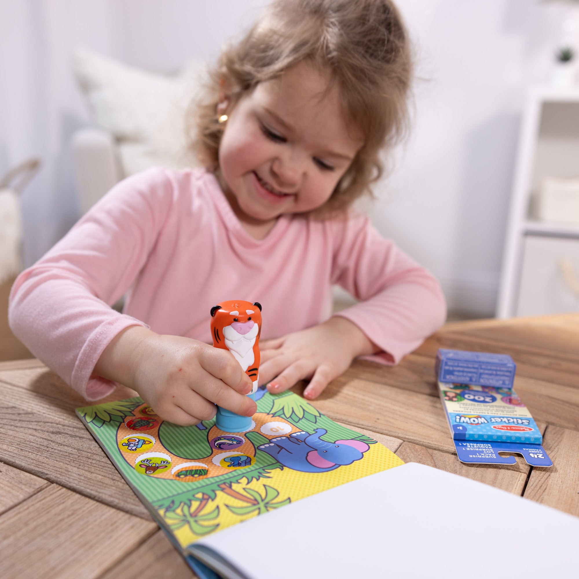 Sticker WOW!? Tiger Bundle: Activity Pad & Sticker Stamper + Mini Activity Pad and 200 Refill Stickers - Image 2