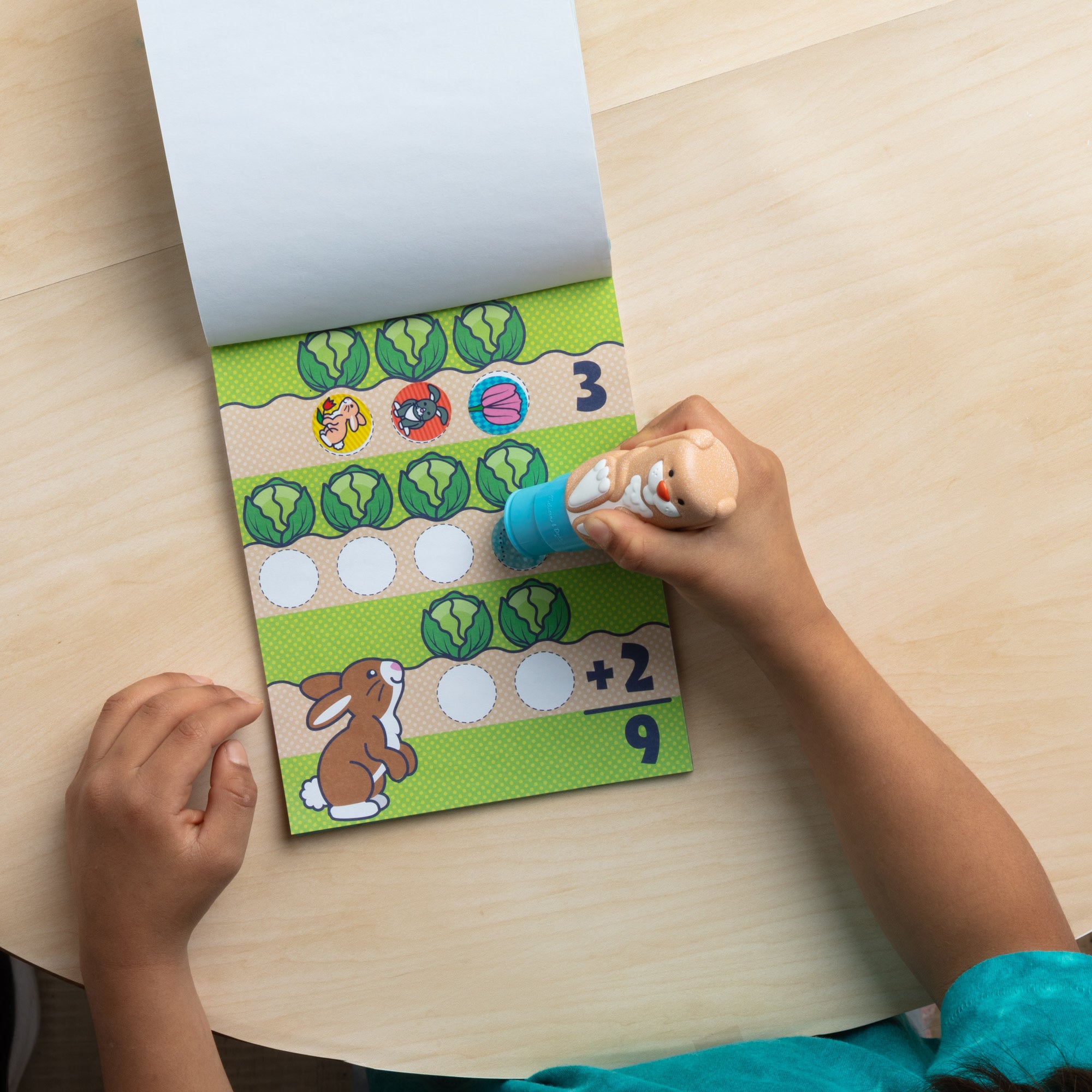 Sticker WOW!? Bunny Bundle: Activity Pad & Sticker Stamper + Mini Activity Pad and 200 Refill Stickers - Image 5