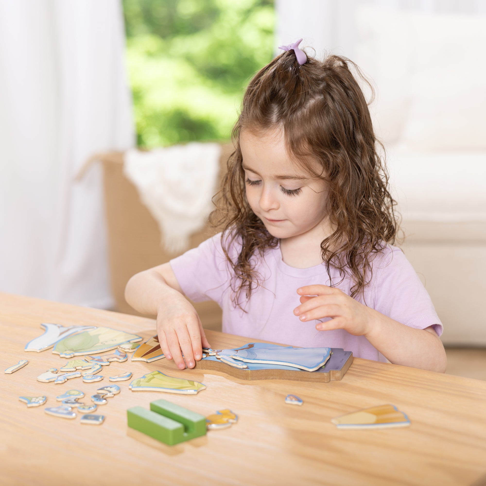 Disney Princess Tiana Wooden Magnetic Dress-Up Play Set - Image 7