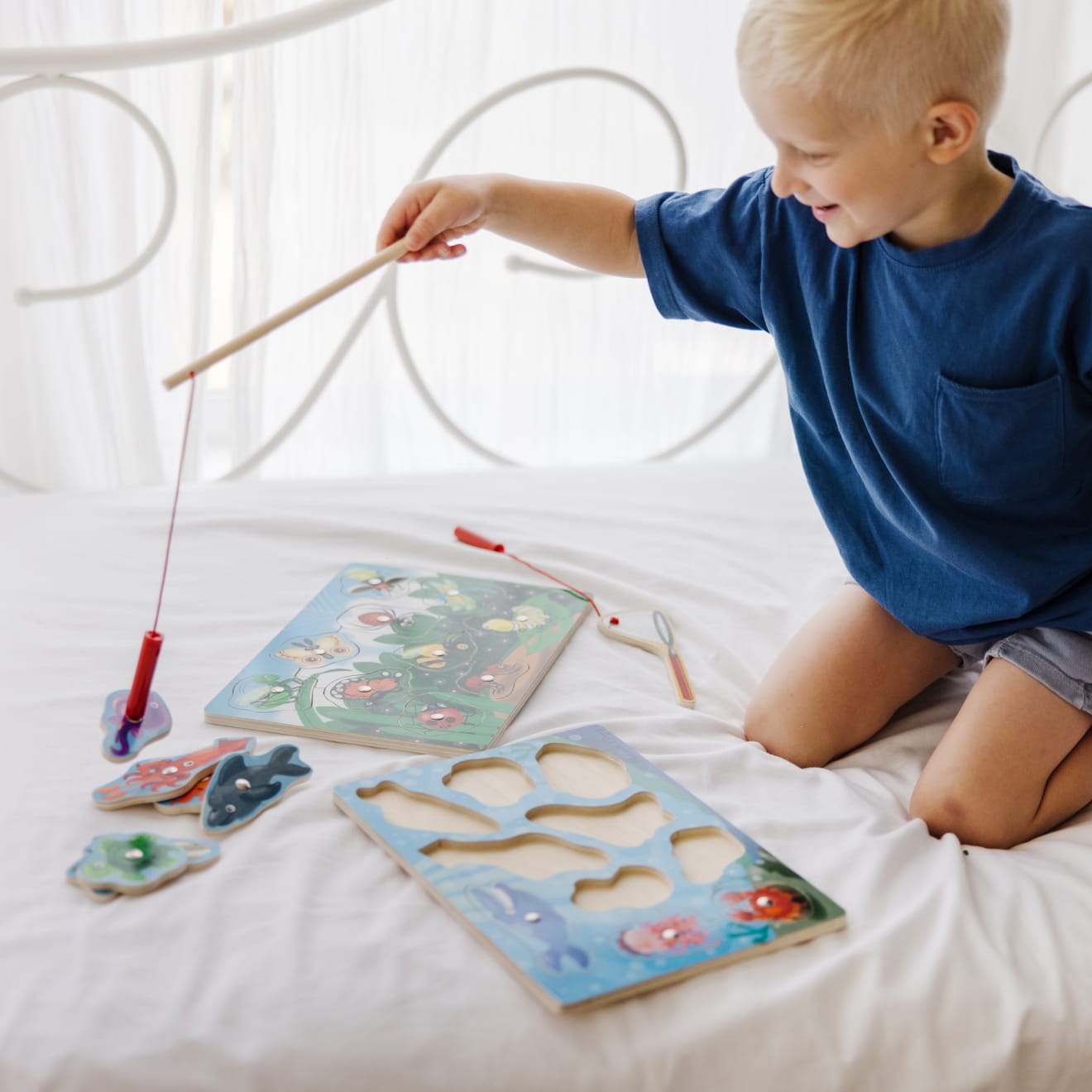 Bug-Catching Magnetic Puzzle Game - Image 2