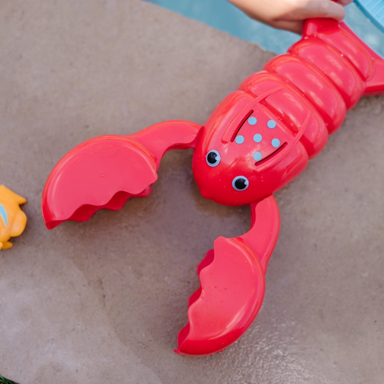 Louie Lobster Claw Catcher Pool Toy - Image 7