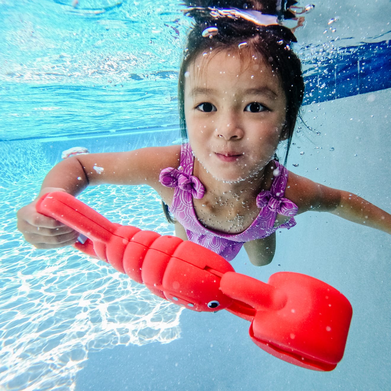 Louie Lobster Claw Catcher Pool Toy - Image 5