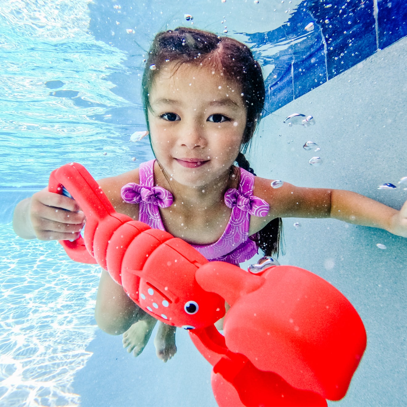 Louie Lobster Claw Catcher Pool Toy - Image 8