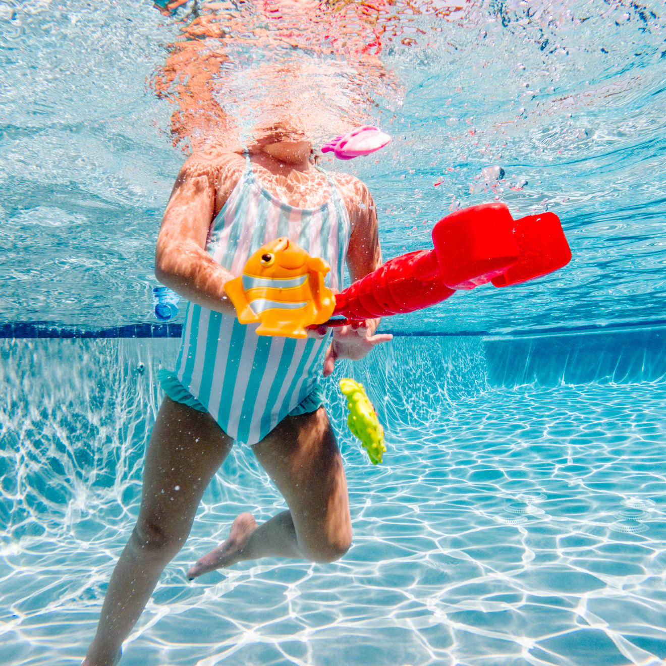 Louie Lobster Claw Catcher Pool Toy - Image 6