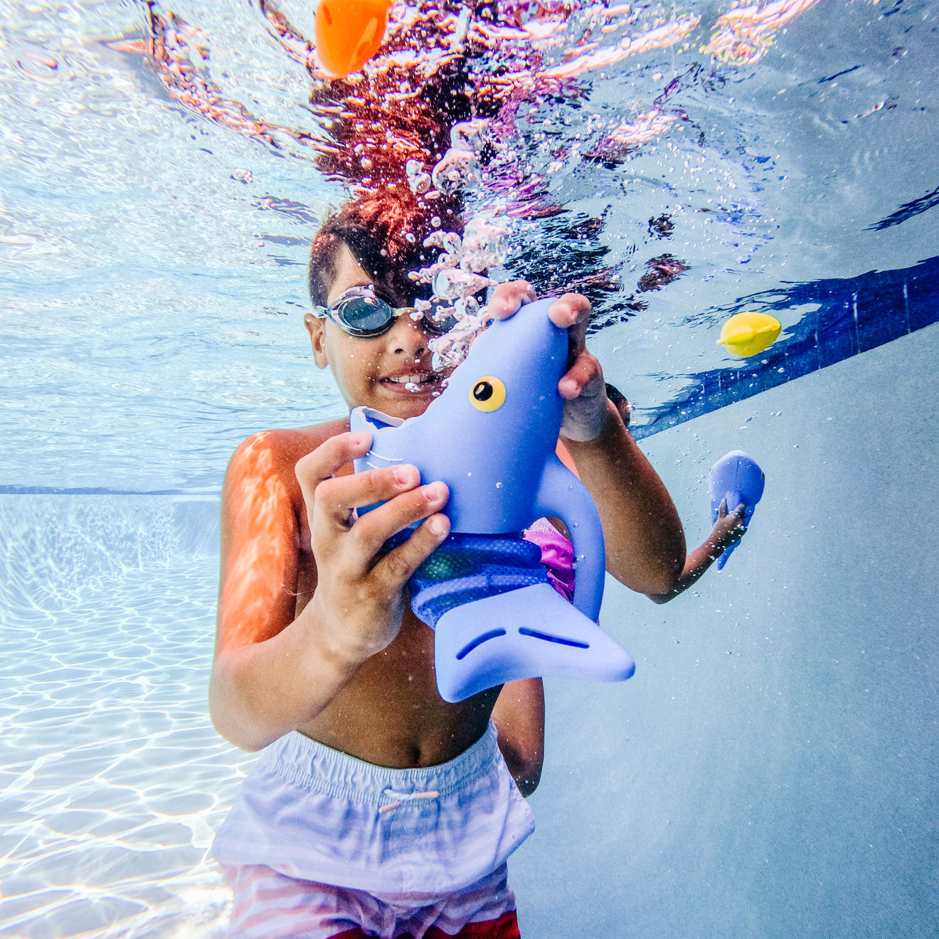 Spark Shark Fish Hunt Pool Toy - Image 6