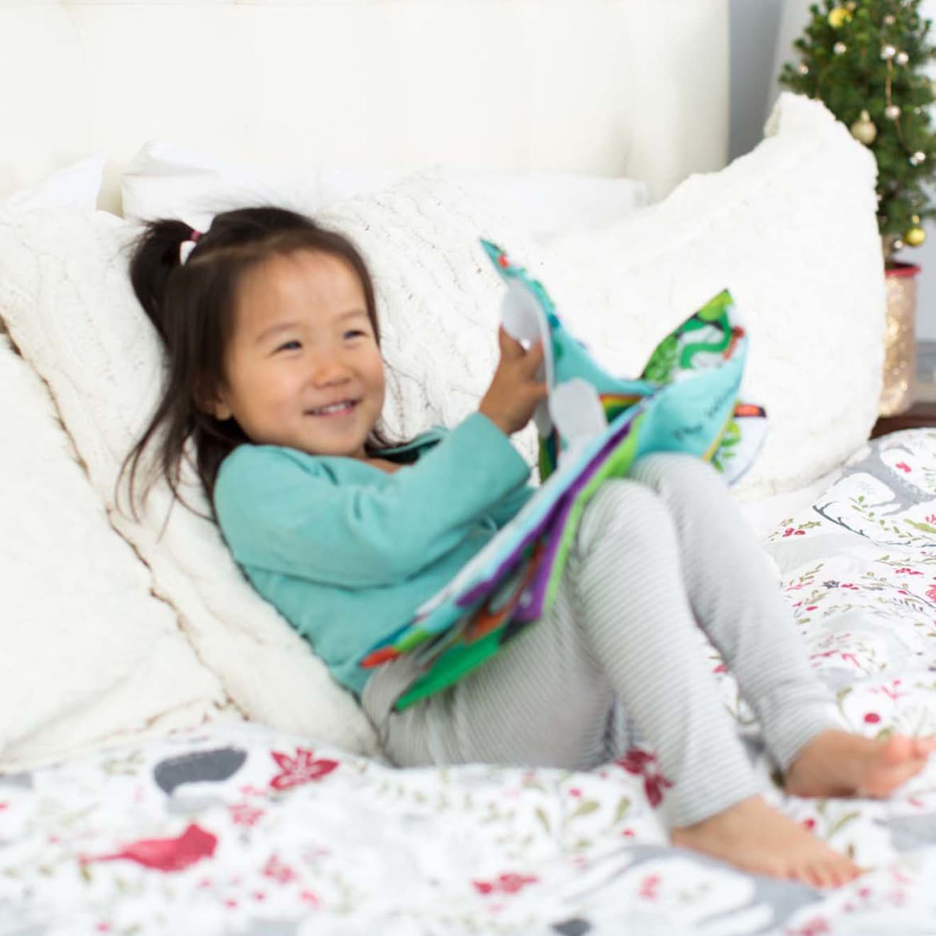 K's Kids Soft Activity Book - The Wonderful World of Peekaboo! - Image 2