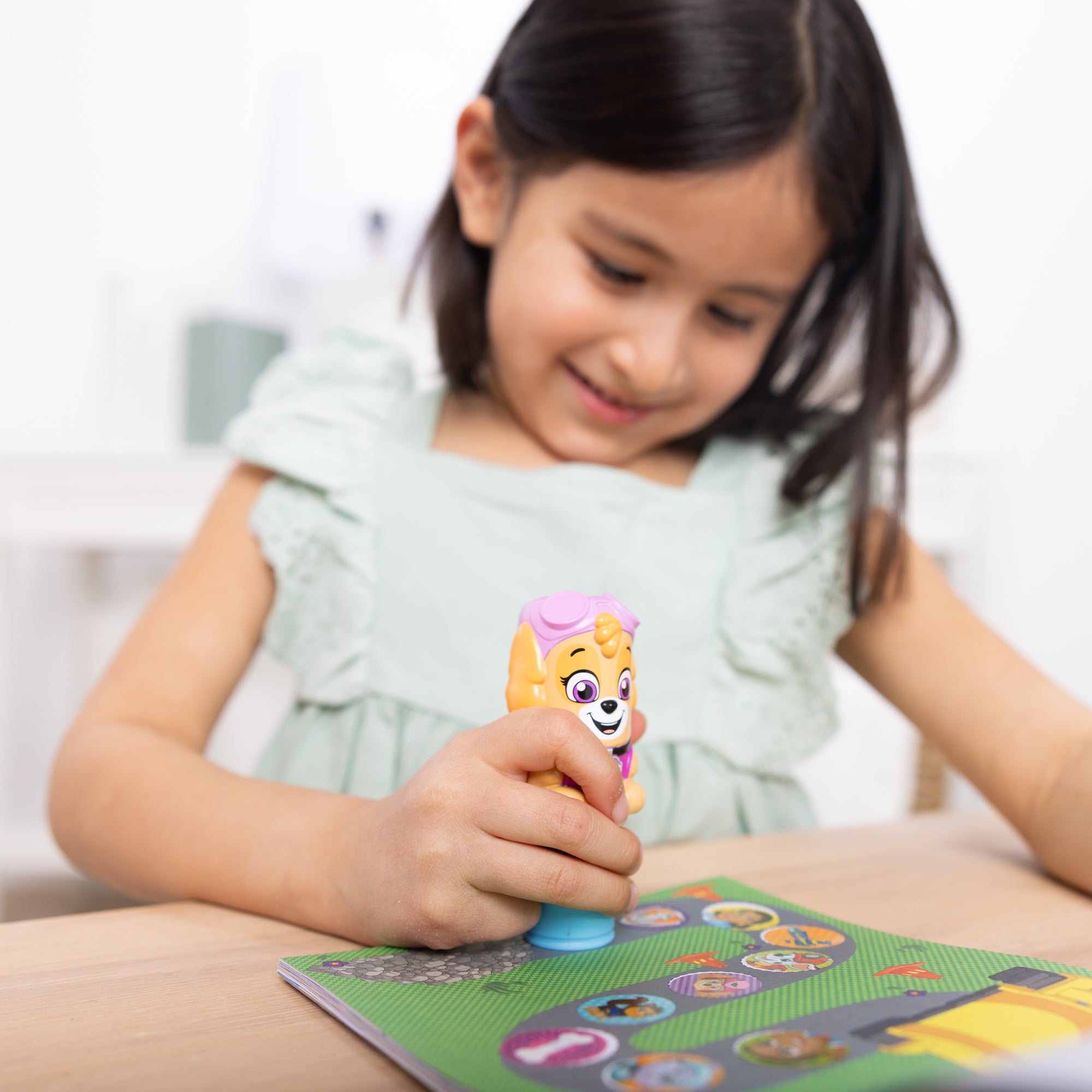 Sticker WOW!? Activity Pad & Sticker Stamper - PAW Patrol Skye - Image 7