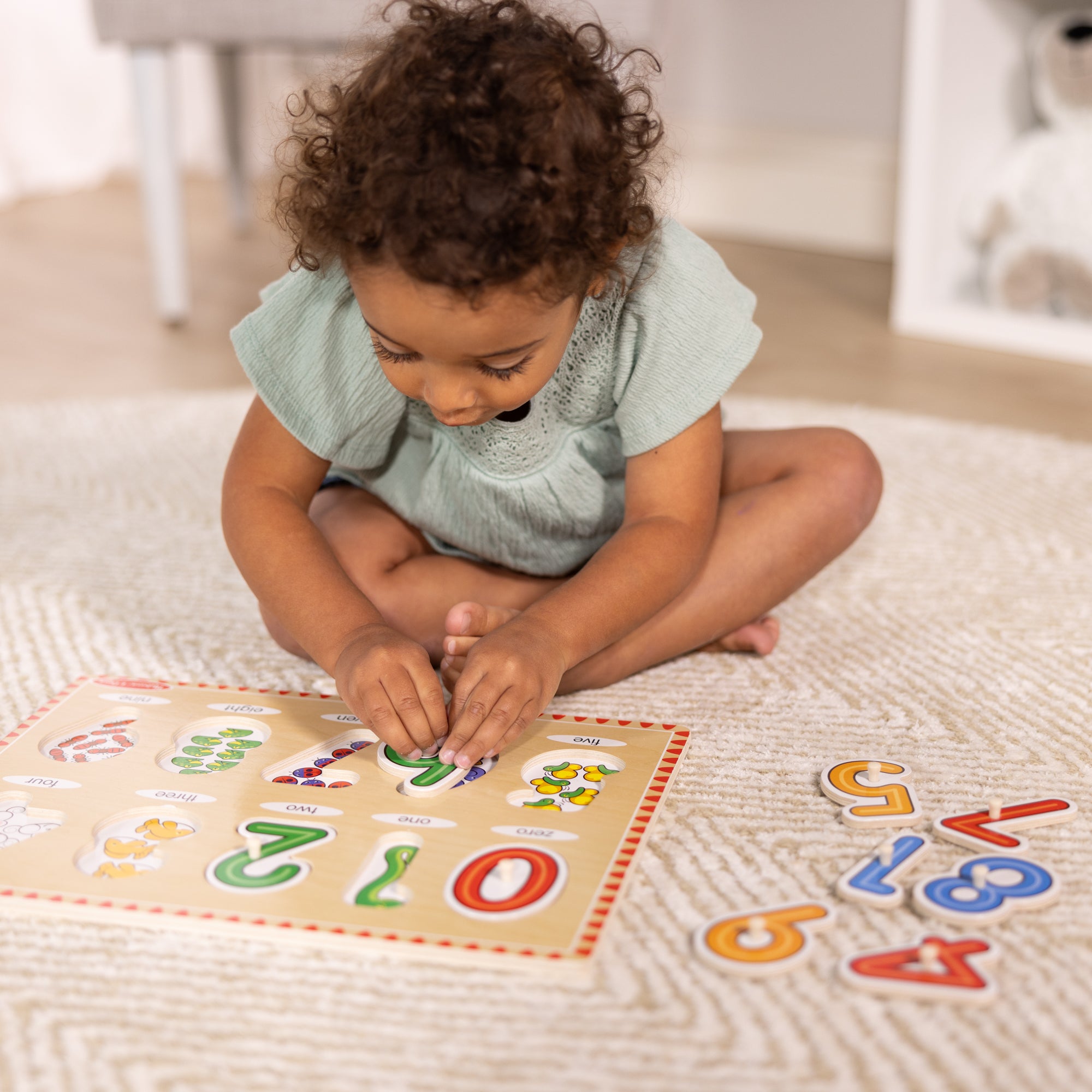 Lift & See Numbers Peg Puzzle - 10 Pieces - Image 6