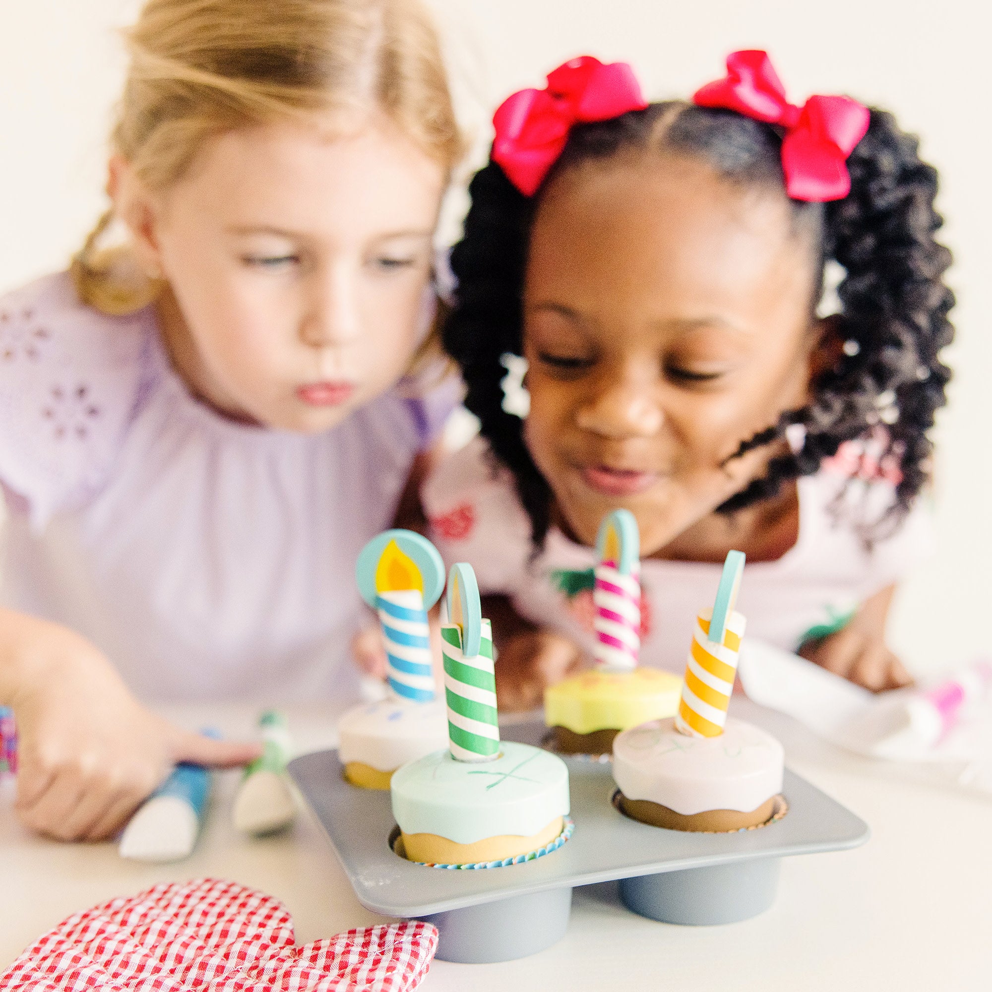 Bake & Decorate Wooden Cupcake Play Set - Image 2