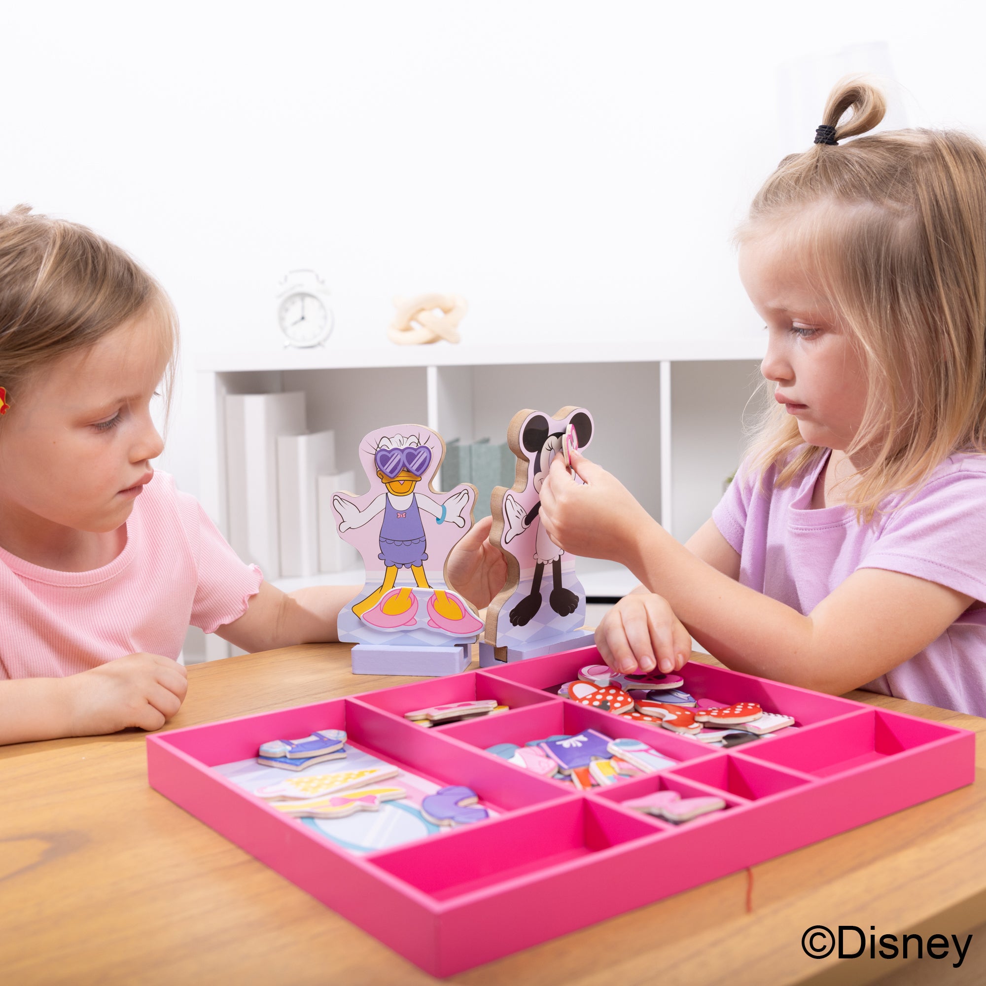 Disney Minnie & Daisy Deluxe Wooden Magnetic Dress-Up - Image 8