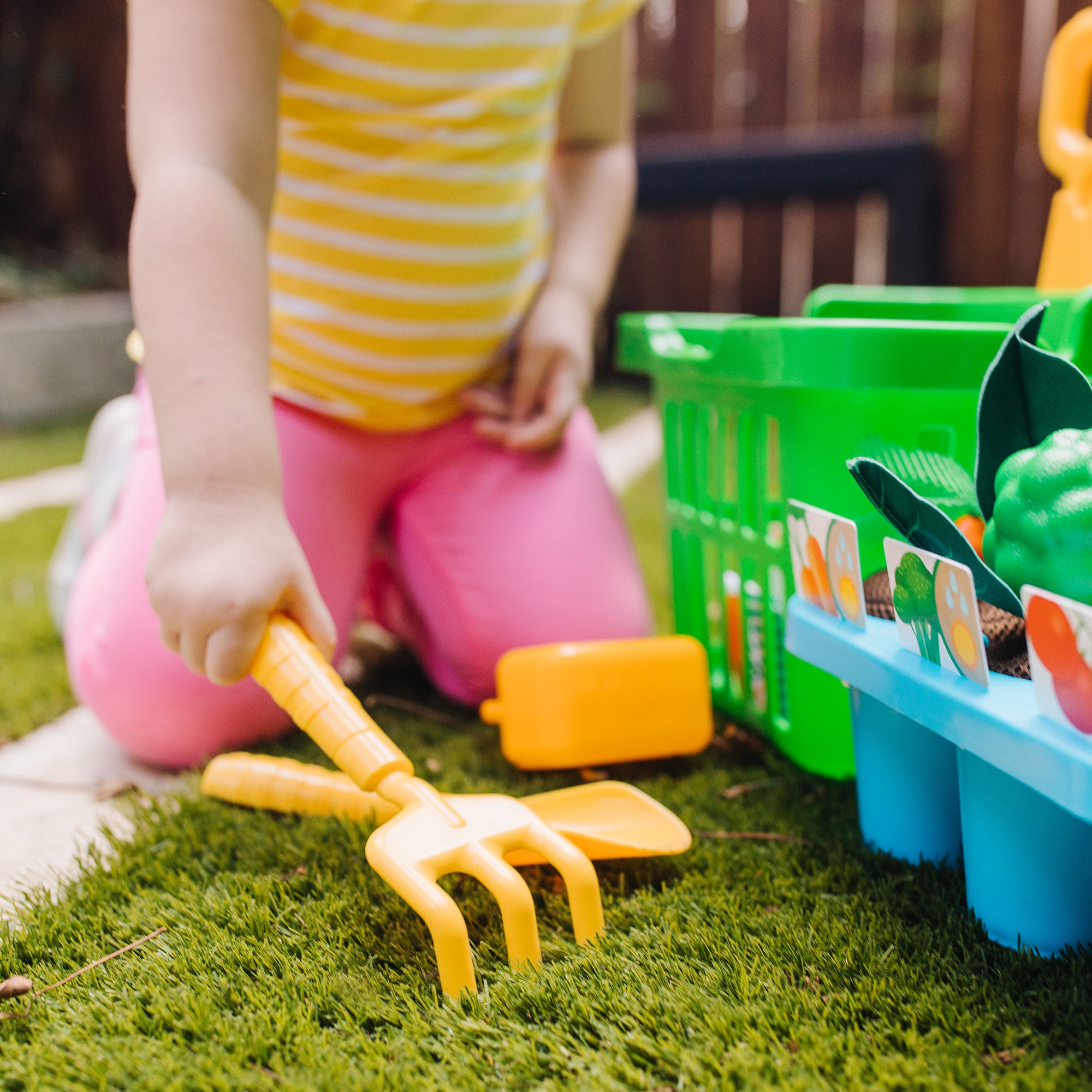 Let's Explore Vegetable Gardening Play Set - Image 5
