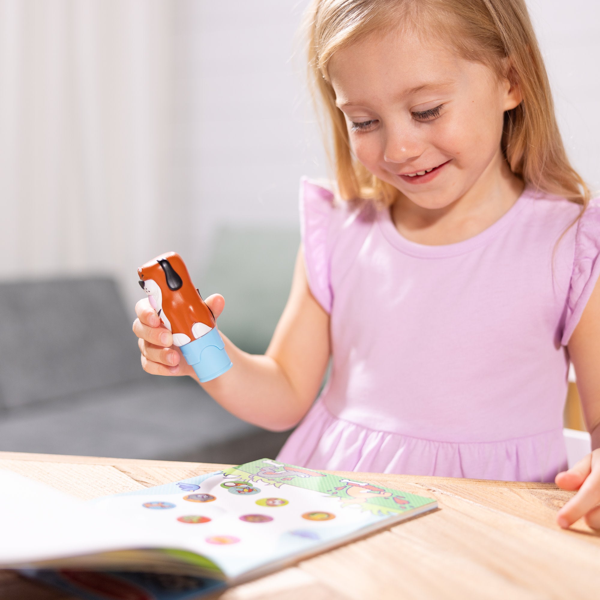 Sticker WOW!? Dog Bundle: Activity Pad & Sticker Stamper + Mini Activity Pad and 200 Refill Stickers - Image 4