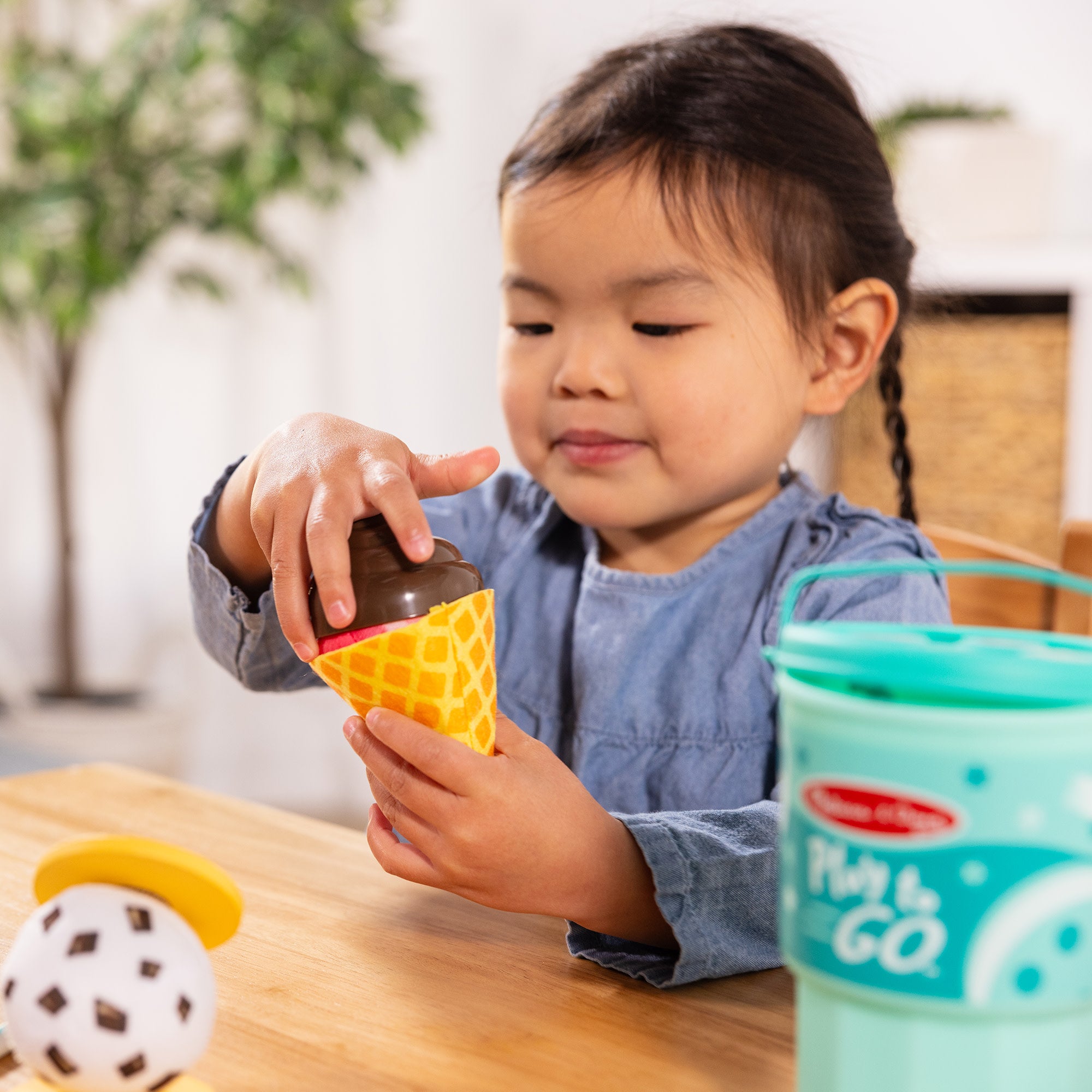 Play to Go Ice Cream Play Set - Image 4