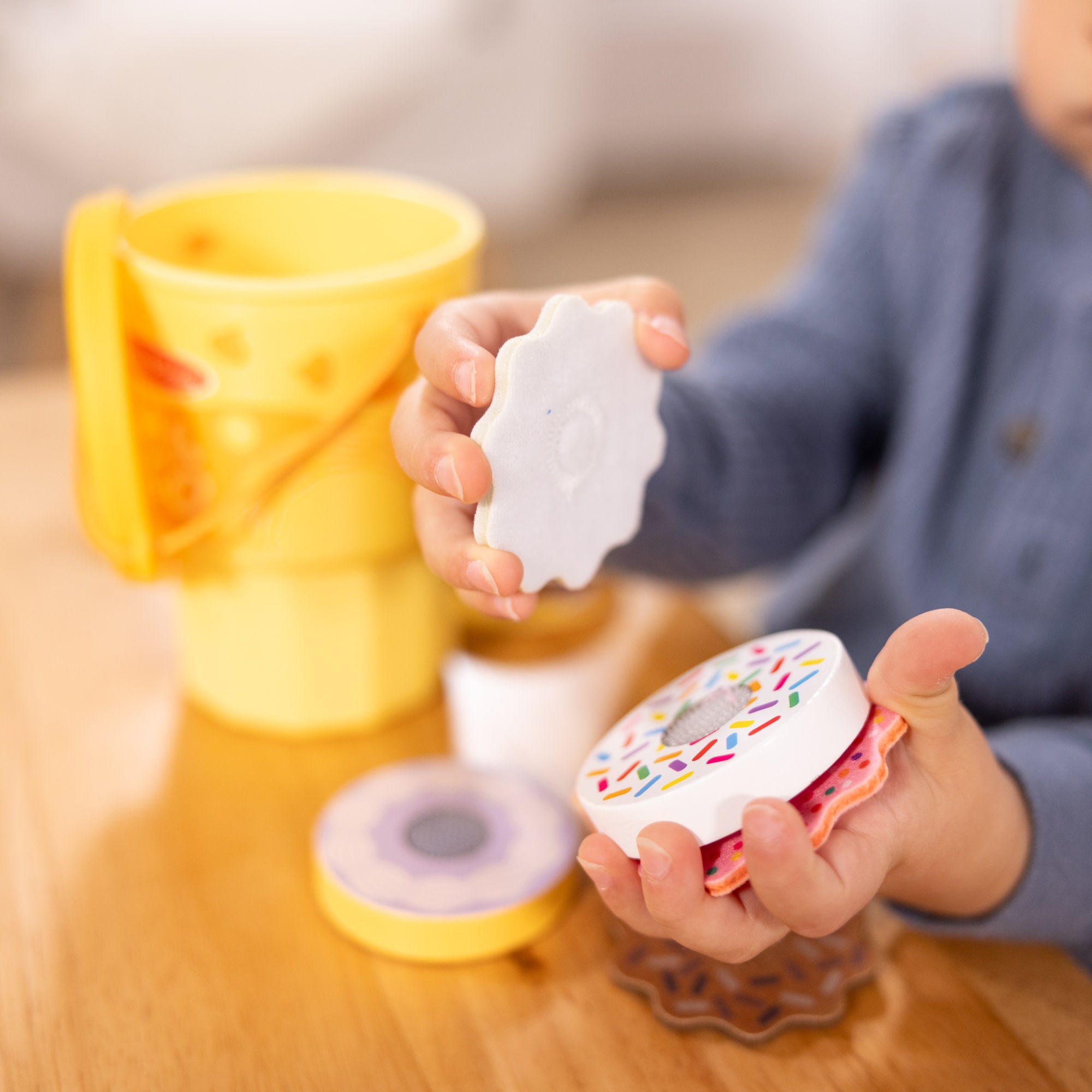 Play to Go Cake & Cookies Play Set - Image 2